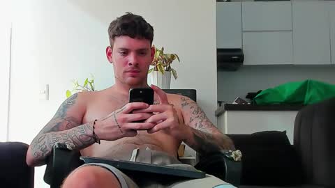 Snapshot of lukeglanton17 chatting on 11.09.25 Luke online show from 11.09.25