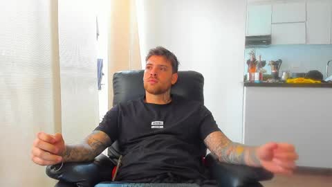 Snapshot of lukeglanton17 chatting on 04.07.26 Luke online show from 04.07.26