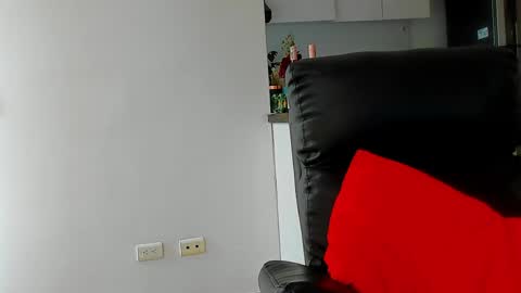 Snapshot of lukeglanton17 chatting on 04.15.26 Luke online show from 04.15.26