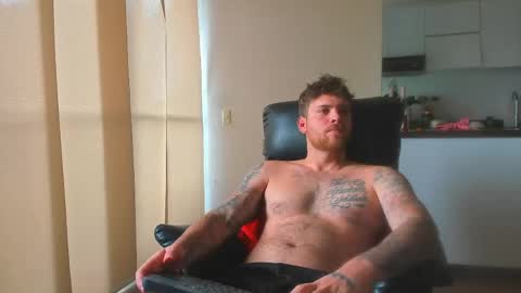 Snapshot of lukeglanton17 chatting on 04.16.26 Luke online show from 04.16.26