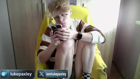 Snapshot of lukepaxley chatting on 04.01.26 Luke Paxley online show from 04.01.26