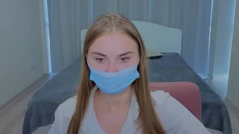 lukeriamoon online show from 09.09.25