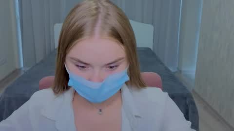 lukeriamoon online show from 09.10.25