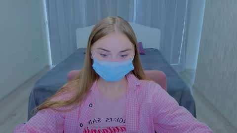 lukeriamoon online show from 09.15.25