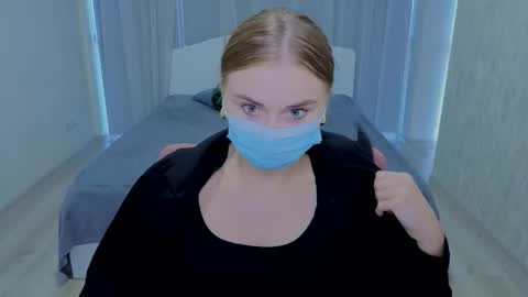 lukeriamoon online show from 09.18.25