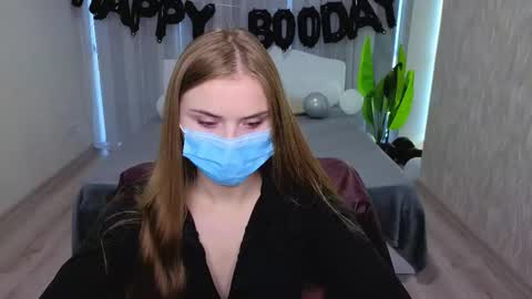 lukeriamoon online show from 10.30.25