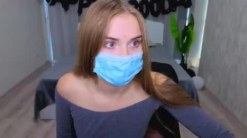 lukeriamoon online show from 11.06.25