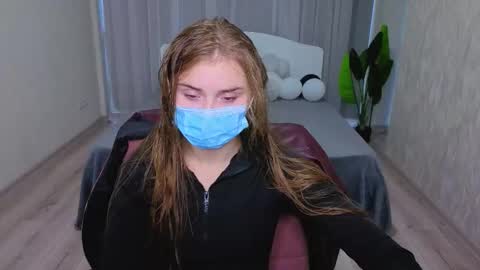 lukeriamoon online show from 11.11.25