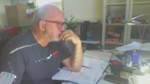 Snapshot of luley58 chatting on 05.22.26 luley58 online show from 05.22.26