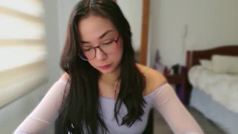 Snapshot of lulibee_ chatting on 05.19.26 Luli online show from 05.19.26