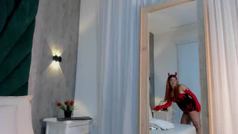 Luli Jones online show from 10.31.25