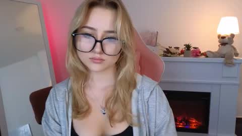 Lily online show from 09.15.25