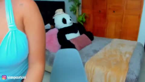 Snapshot of lulu_lopez chatting on 07.31.26 Lau online show from 07.31.26