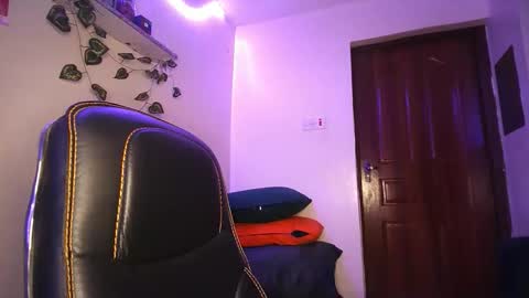 lulu_sparks1 online show from 10.27.25