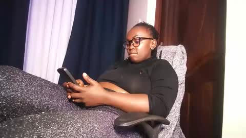 Snapshot of lulu_sparks1 chatting on 05.02.26 lulu_sparks1 online show from 05.02.26