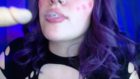 Snapshot of lulugh_ chatting on 10.07.25 lulu online show from 10.07.25