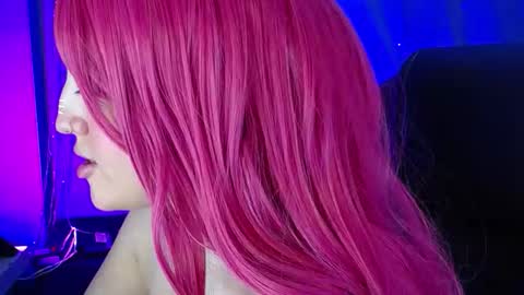 Snapshot of lulugh_ chatting on 10.10.25 lulu online show from 10.10.25