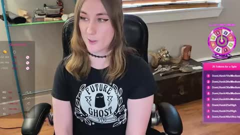 Snapshot of luluv chatting on 02.05.25 Lulu online show from 02.05.25