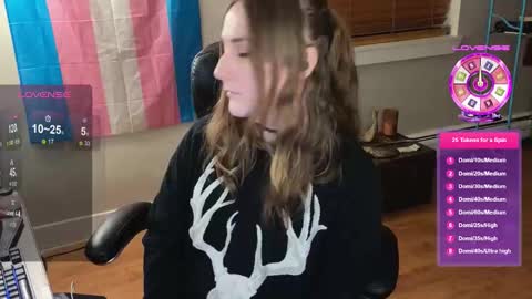 Snapshot of luluv chatting on 09.14.25 Lulu online show from 09.14.25