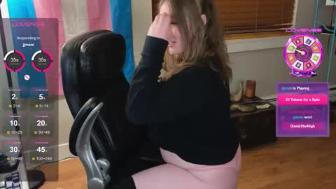 Snapshot of luluv chatting on 10.17.25 Lulu online show from 10.17.25