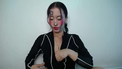 Luly online show from 10.28.25