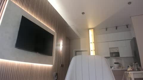 Snapshot of lumimi chatting on 06.16.26 lumi online show from 06.16.26