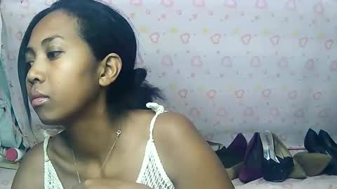 Snapshot of luna019 chatting on 11.10.25 Luna online show from 11.10.25