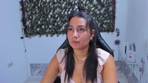 Luna  online show from 10.11.25