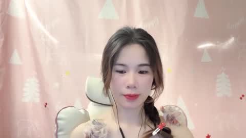 Snapshot of luna4739 chatting on 04.25.26 Luna online show from 04.25.26