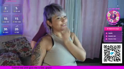 Snapshot of luna__cute chatting on 04.22.26 Luna online show from 04.22.26