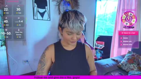 Snapshot of luna__cute chatting on 04.29.26 Luna online show from 04.29.26