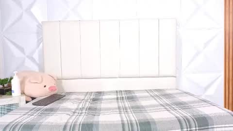 LUNA GRACE online show from 11.05.25