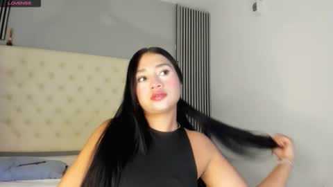 Snapshot of luna_and_banji chatting on 01.18.26 luna and banji online show from 01.18.26