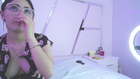 LUNA AND MAX online show from 02.05.25