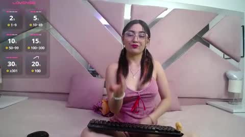 LUNA AND MAX online show from 02.22.25