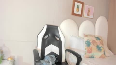 luna_bradley_ online show from 03.31.26