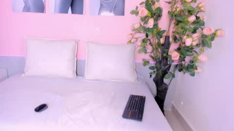 Snapshot of luna_diaz1 chatting on 02.24.26 luna_diaz1 online show from 02.24.26