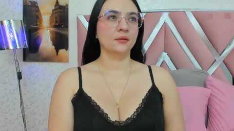luna_ferrer1 online show from 07.06.26