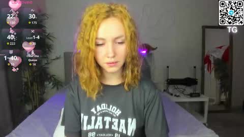 Snapshot of luna_go1d chatting on 11.02.25 Luna online show from 11.02.25