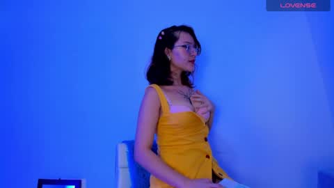 Snapshot of luna_hazard chatting on 01.01.25 luna_hazard online show from 01.01.25