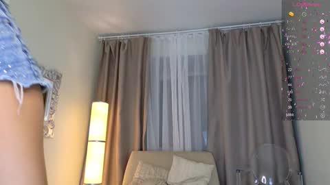 Snapshot of luna_helga chatting on 10.05.25 Luna online show from 10.05.25