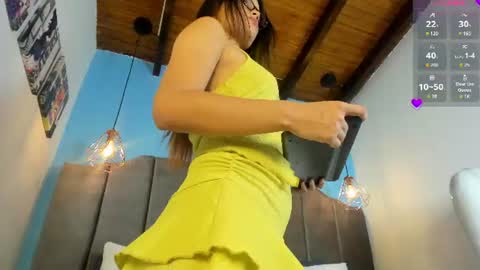luna_honey9 online show from 06.25.26