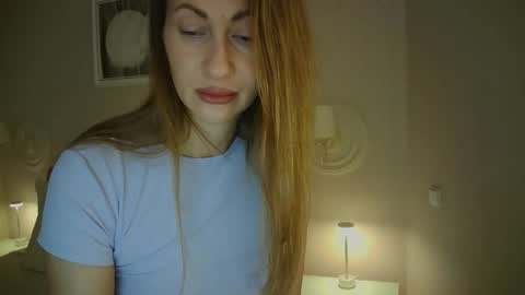Snapshot of luna_hoti chatting on 10.14.25 luna_hoti online show from 10.14.25