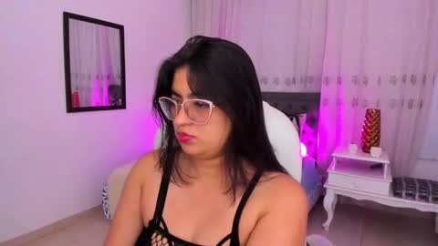 Snapshot of luna_jonnes1 chatting on 01.14.26 Luna online show from 01.14.26