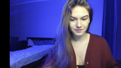 Snapshot of luna_lust_21 chatting on 12.01.25 Luna online show from 12.01.25