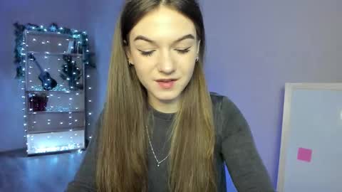 Snapshot of luna_lust_21 chatting on 12.18.25 Luna online show from 12.18.25