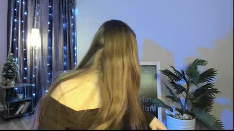 Snapshot of luna_lust_21 chatting on 01.13.26 Luna online show from 01.13.26