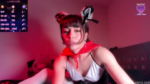 Luna Luuvz online show from 10.14.25