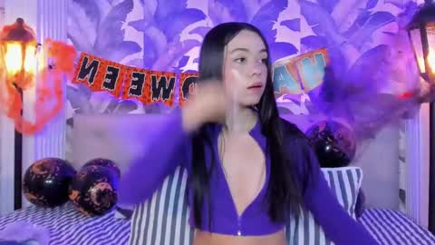 Snapshot of luna_morgan_ chatting on 10.31.25 Luna Morgan online show from 10.31.25