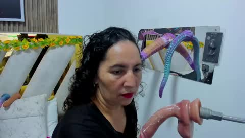 luna_naughty1 online show from 06.01.26